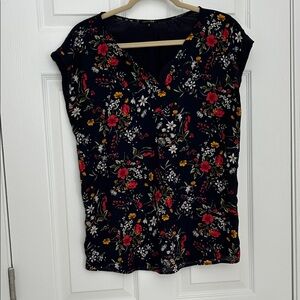Floral V-Neck Women's Top - Navy and Red